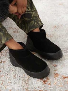 Moon Boot Luna Mezzaluna Low Black Suede Faux Fur Booties Unisex 45 (EU) NEW